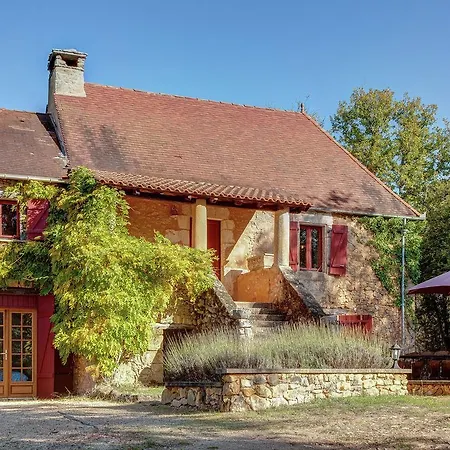Quaint Holiday In Saint-cirq-madelon With Pool Ferienhaus *
