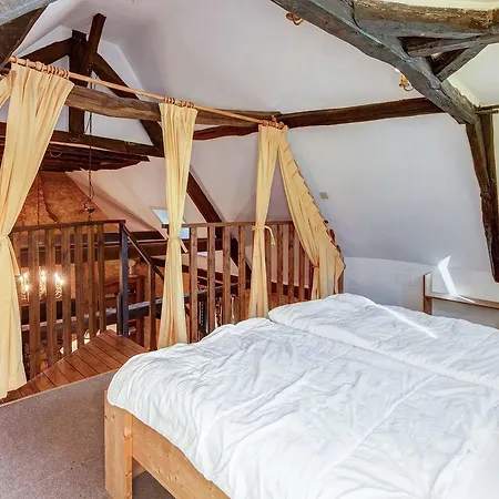 Quaint Holiday In Saint-cirq-madelon With Pool Ferienhaus